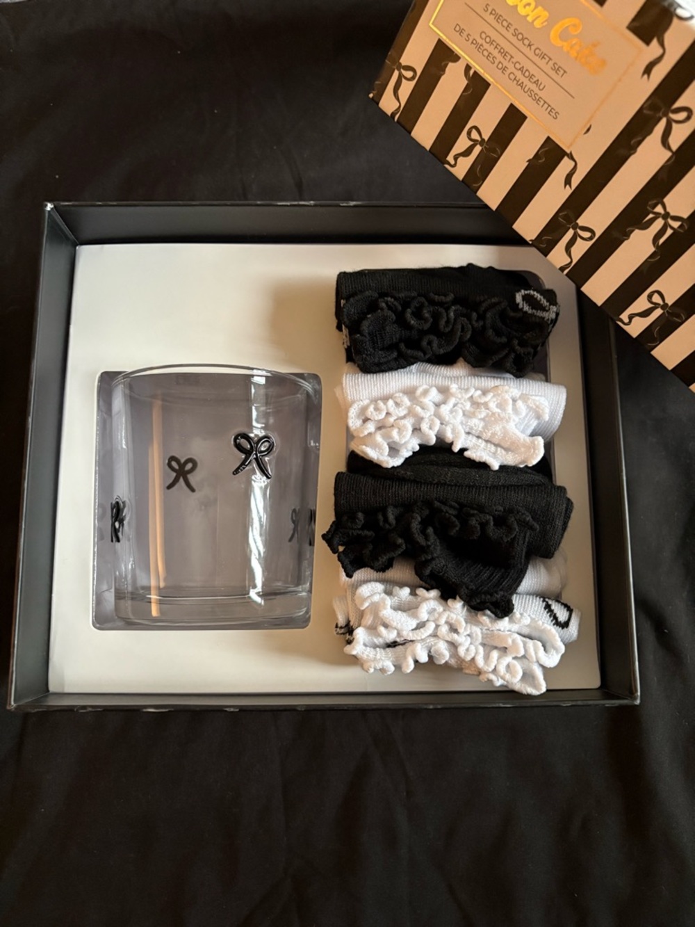 Black & White Ruffled Sock and bow glass Gift Set